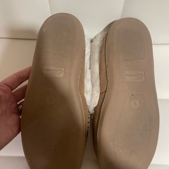 Clarks  Nubuck Moccasin - Picture 8 of 8